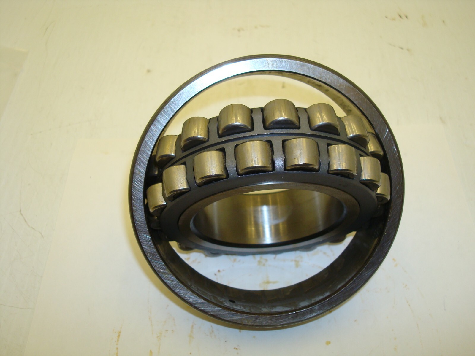 SKF 22212 CCJ/W33 SPHERICAL ROLLER BEARING 60 x 110 x 28mm NNB