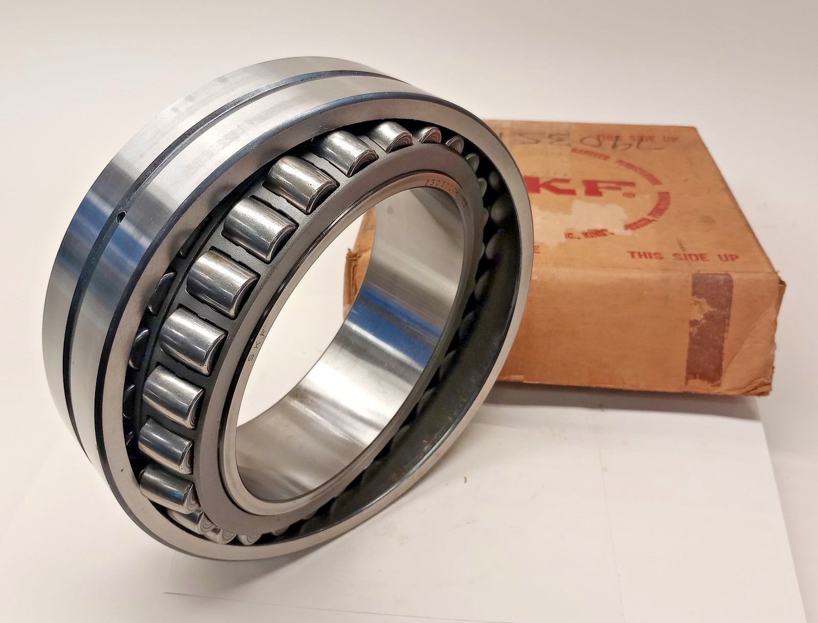 SKF 23030-CCK/C3W33 Spherical Roller Bearing USA taper bore 23030-CCK-C3-CW33