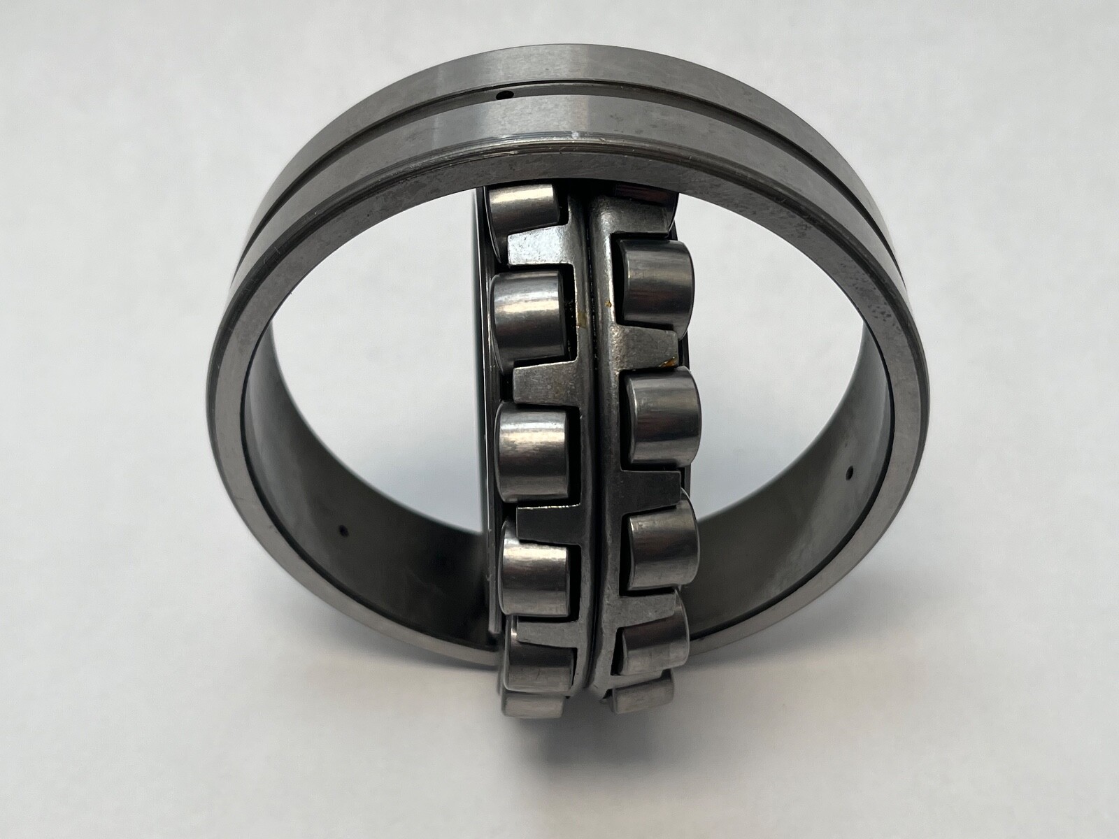 SNR 22212VKB33J30 Bearing 60x110x28 mm 22212-V-K-B33-J30 22212V-K-W33-C3 Italy