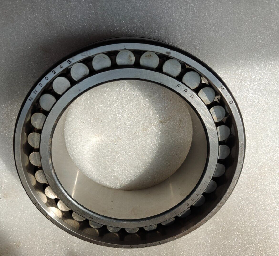 NN3024K-SP FAG Cylindrical Roller Bearing 120x180x46mm NN 3024 K SP Tapered Bore