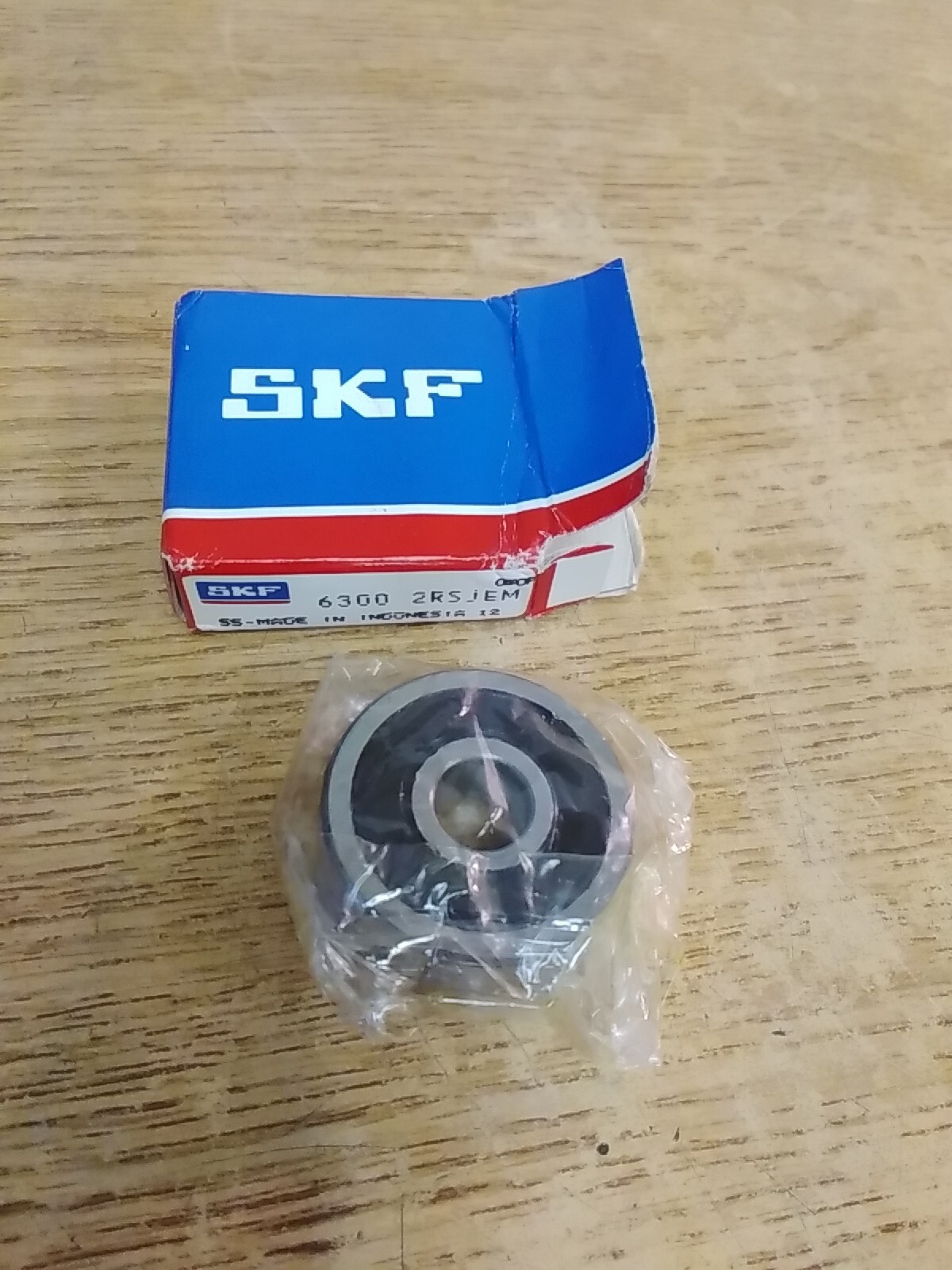SKF 6300 2RSJEM Bearing