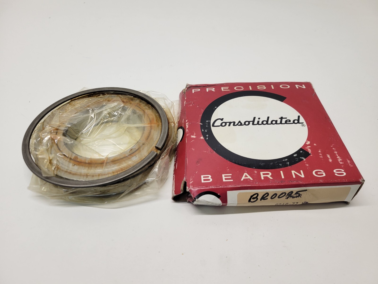 NEW IN BOX! CONSOLIDATED SHIELDED DEEP GROOVE BALL BEARING 6216-ZZ