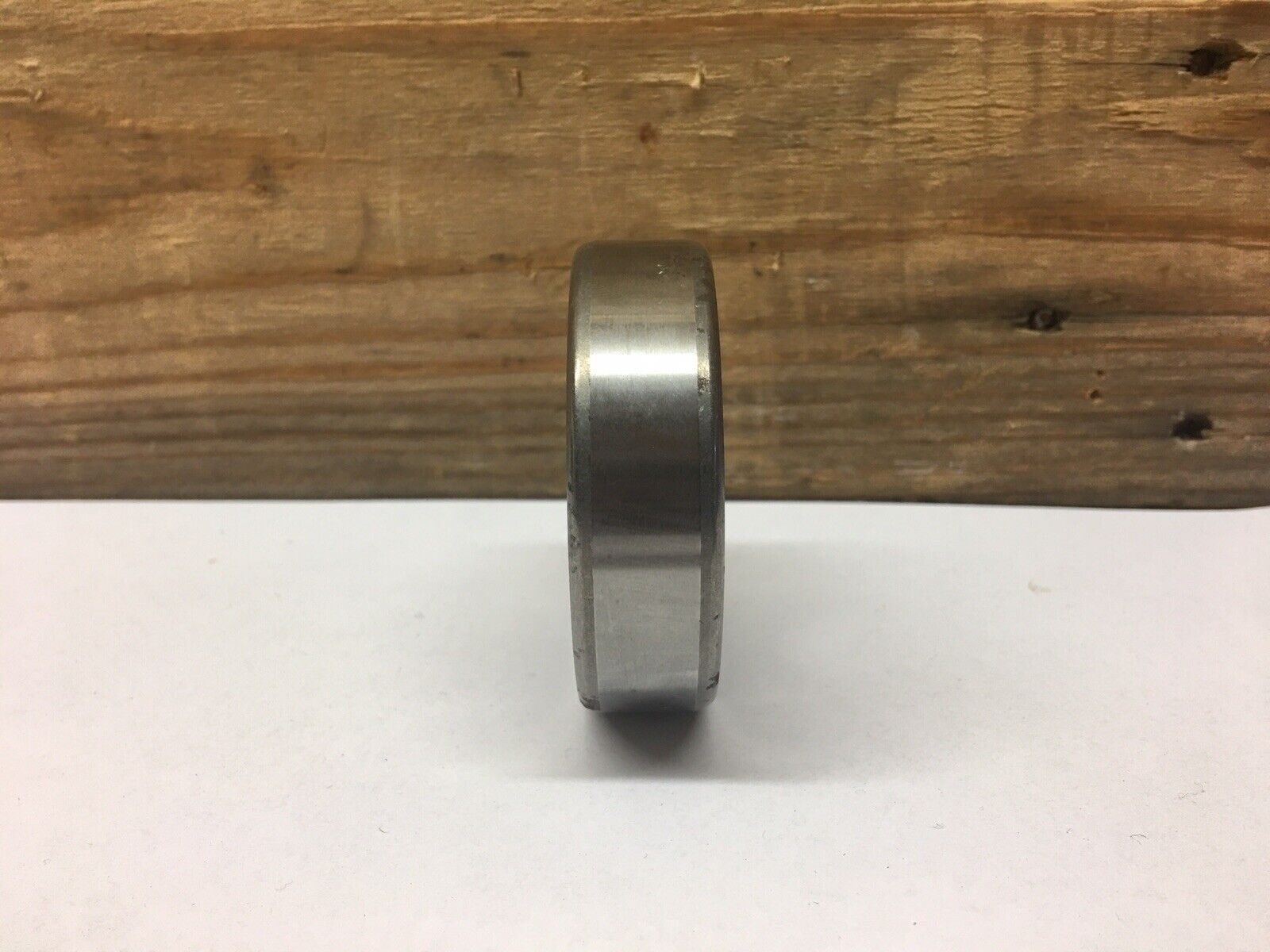 Sealed One Side Radial Ball Bearing 6305RLD Peer 25mm x 62mm x 17mm