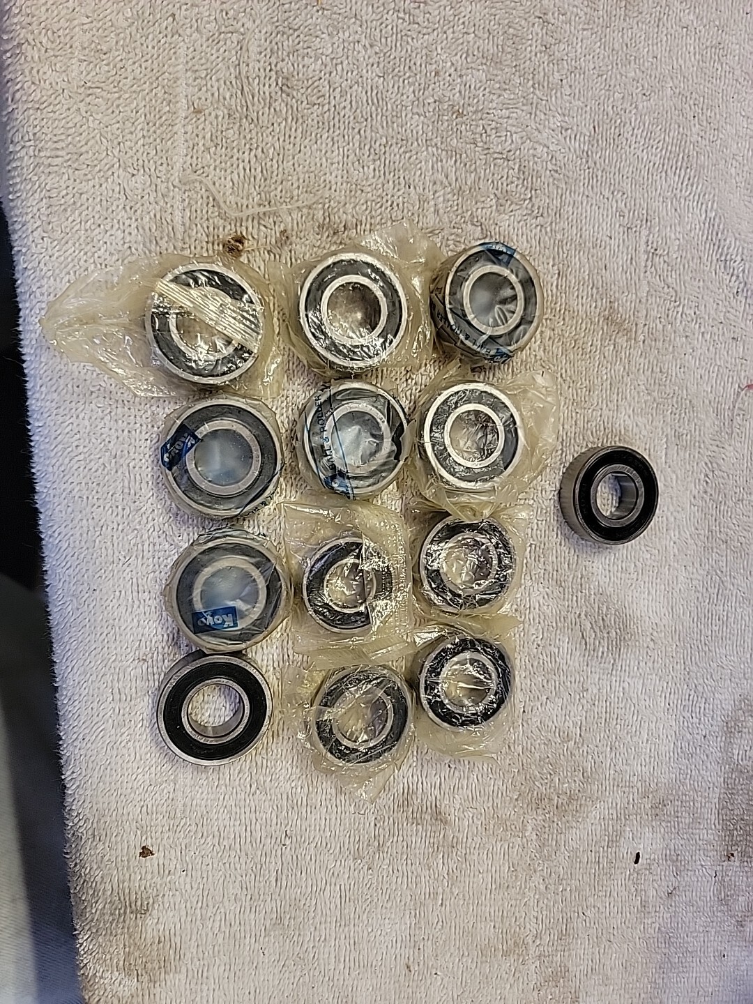KOYO 6002 2RS Deep Groove Ball Bearing NEW FREE SHIP LOC T1 QTY 1