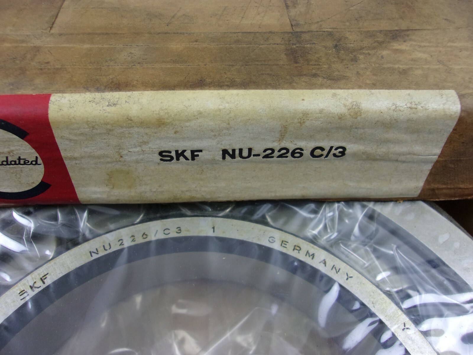 SKF NU-226 C3 円筒ころ軸受 – ストレート、130 mm ID、230 mm OD、F0546-