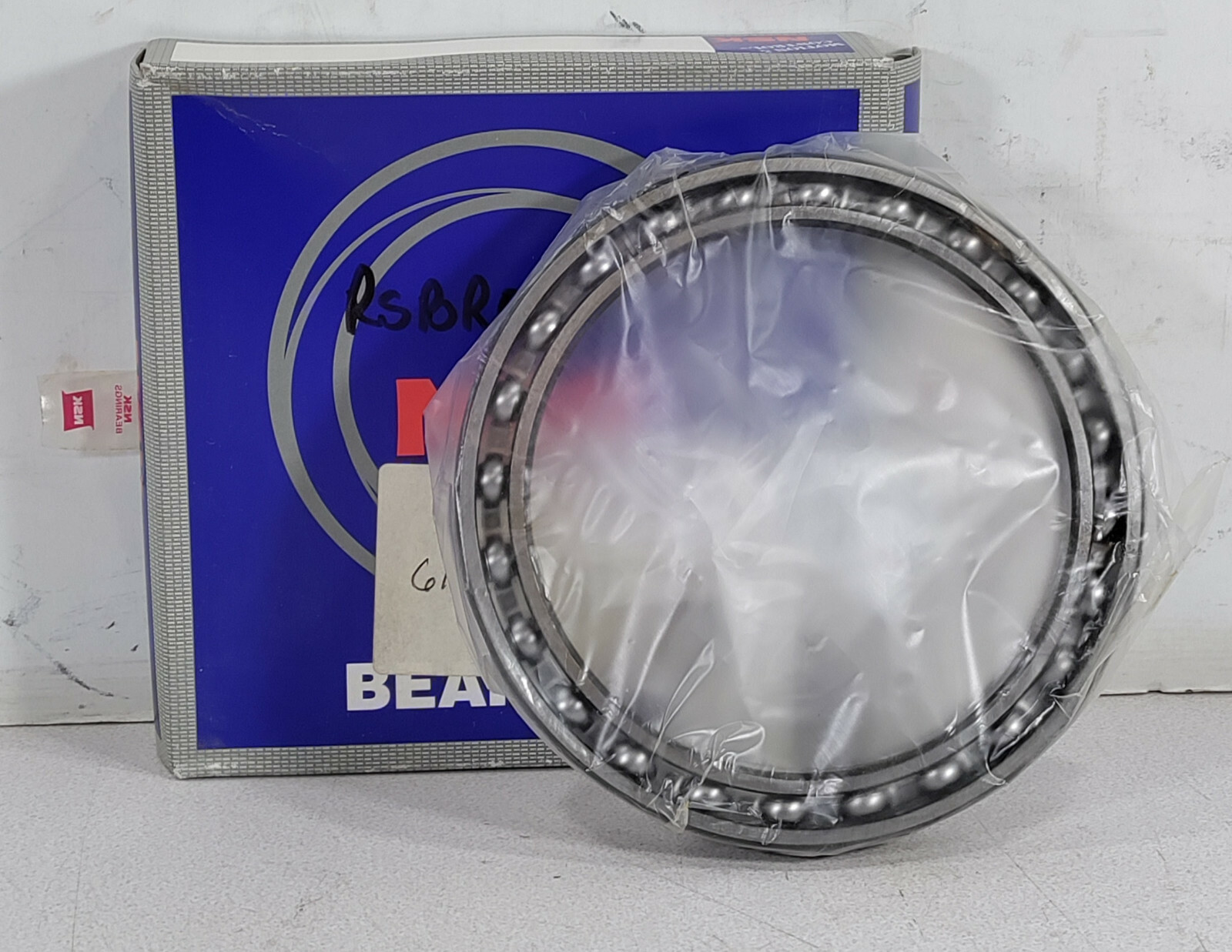 1 NEW NSK 6818 SINGLE ROW DEEP GROOVE BALL BEARING NIB ***MAKE OFFER***