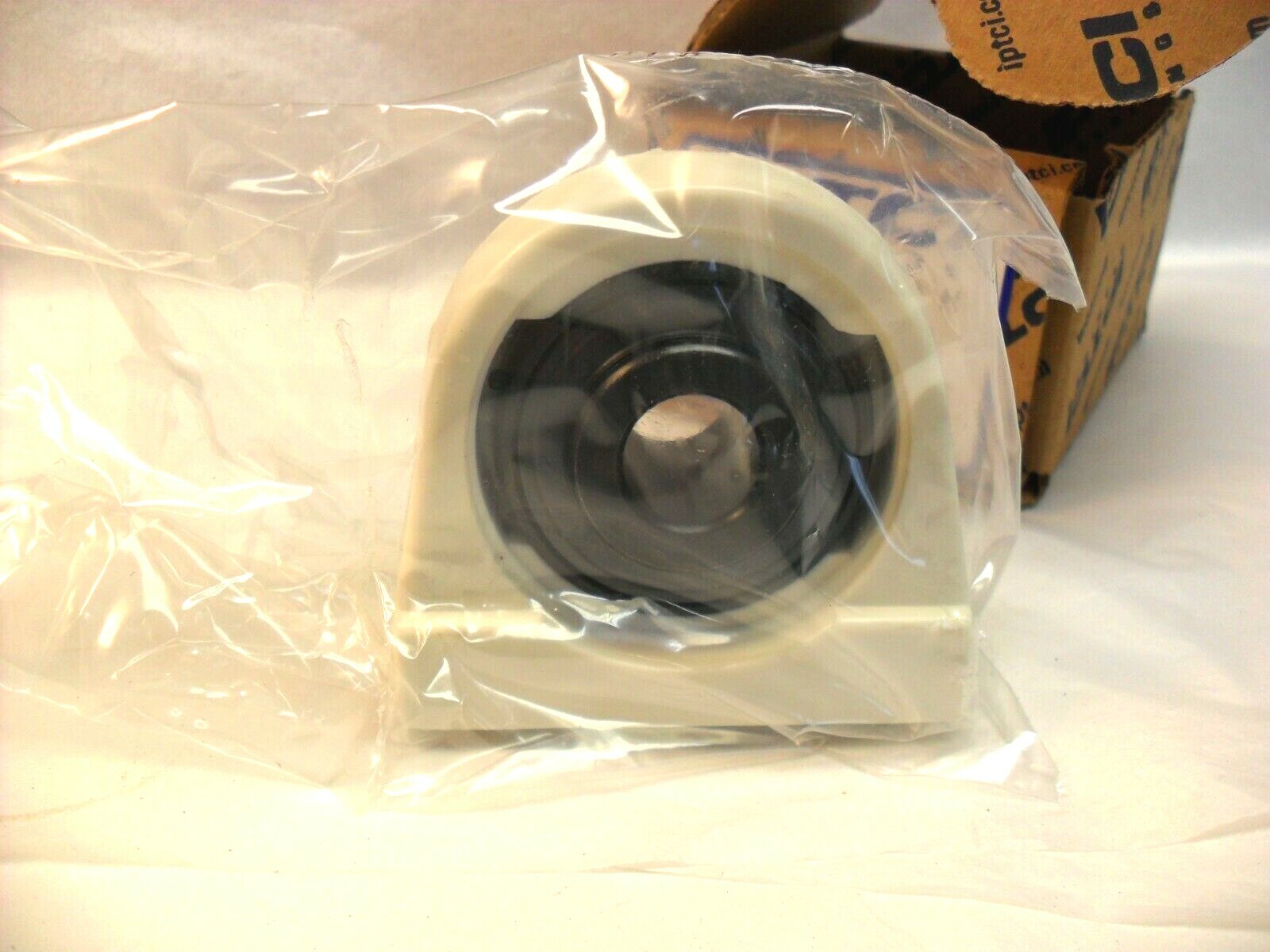 IPTCI BUCTPA 202 10 N – 5/8″ Thermoplastic Tapped Base Pillow Blocks NIB