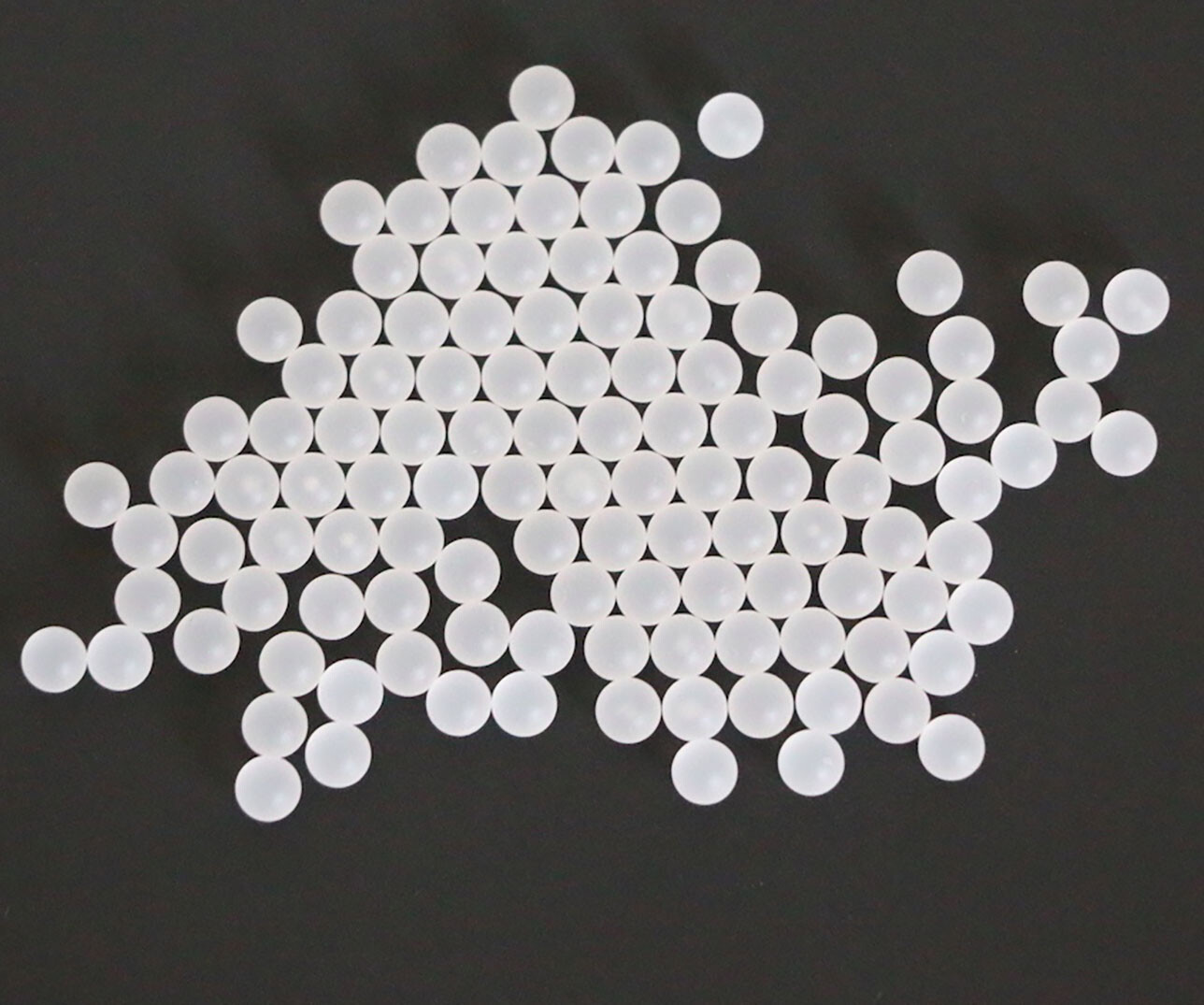 Polypropylene solid PP plastic ball 2mm -50mm translucent floating plastic beads