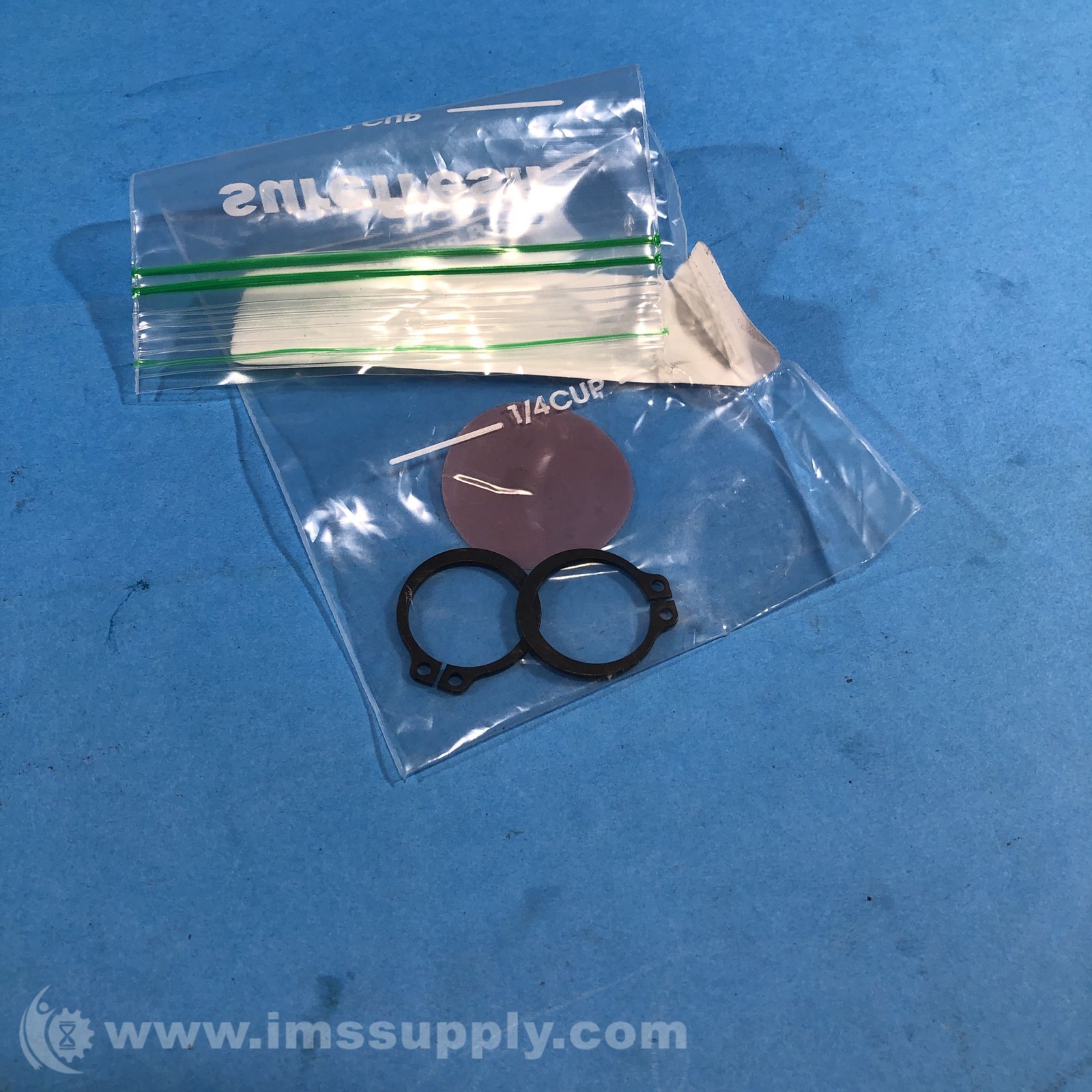 Bag of 2 Steel Snap Retaining Rings FNIP