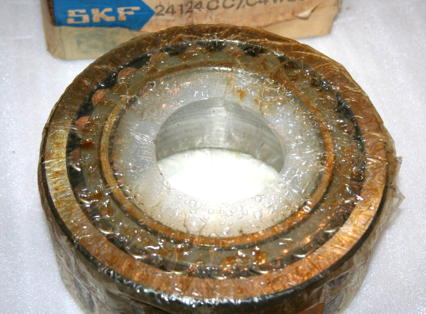 SKF 24124 CC/C4W33 Spherical Roller Bearing 120 X 200 X 80mm * NEW *