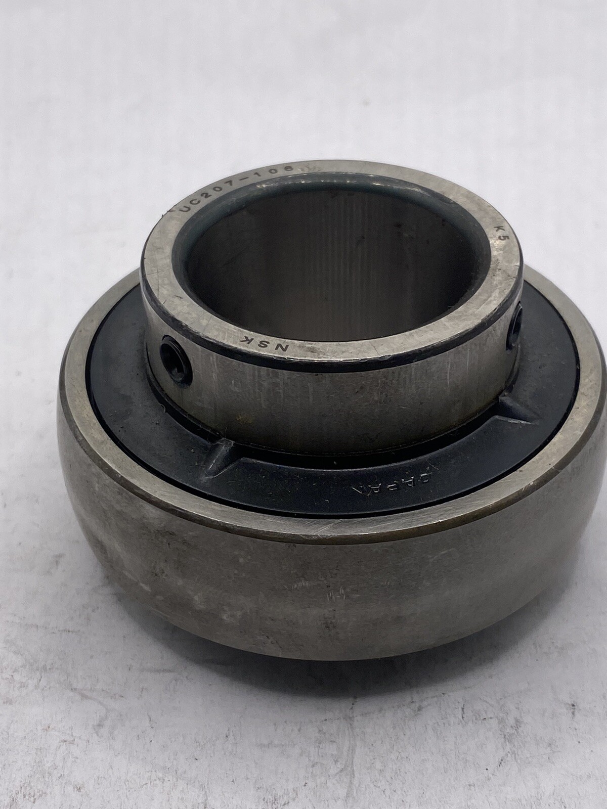 NSK Bearings UC207-106 Bearing Insert. NNB