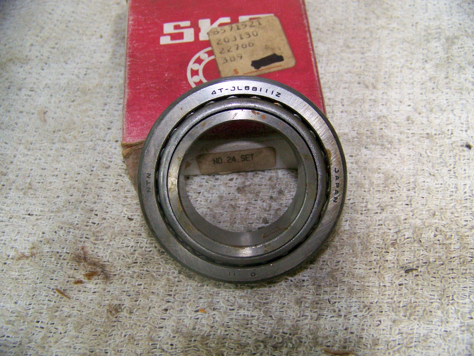 SKF NO 24 SET, TAPERED ROLLER BEARING SET, 4T-JL68145 Cone, 4T-JL68111Z Cup