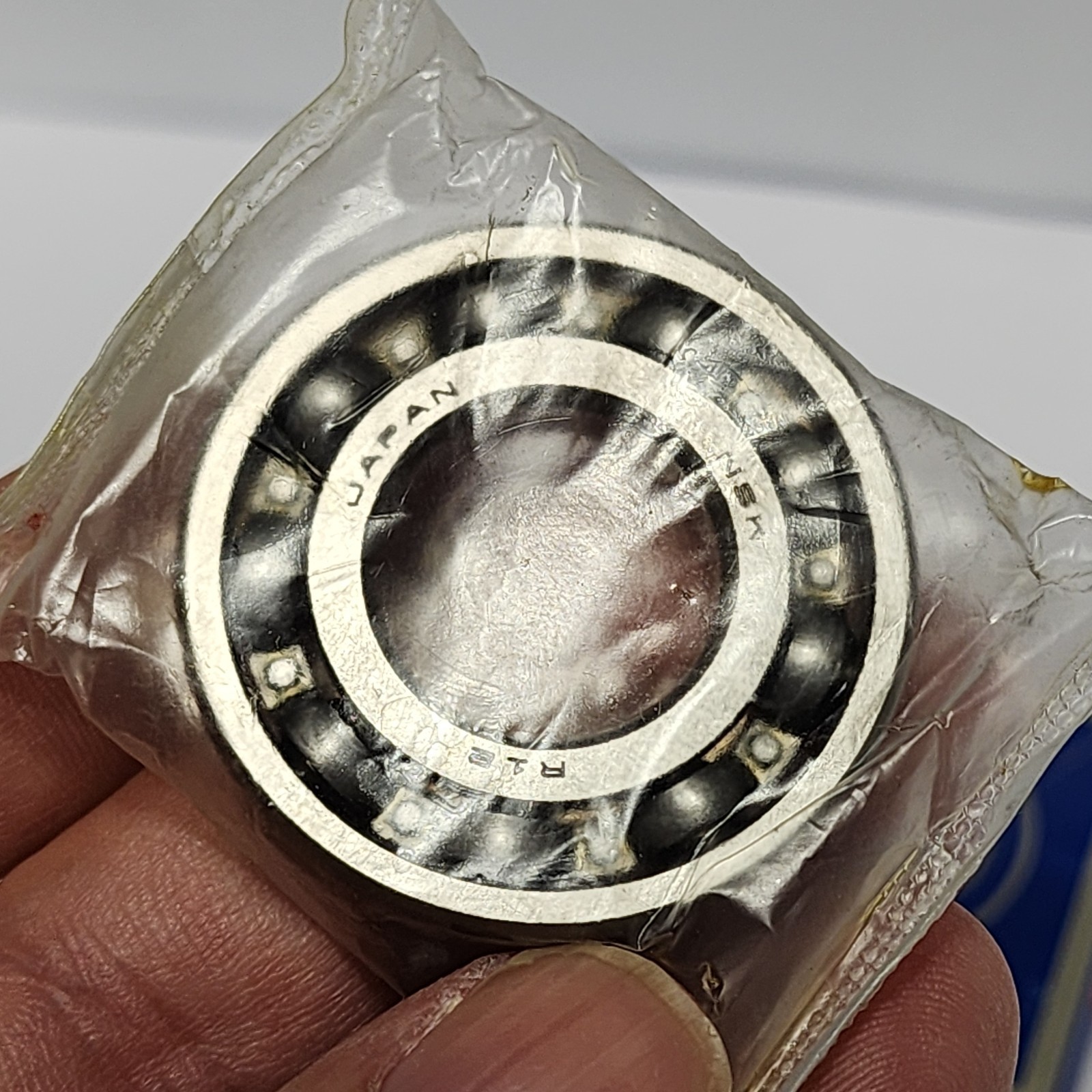 R12 NSK Radial Ball Bearing 0.7500 in ID 1.6250 in OD 0.4375 in Wd
