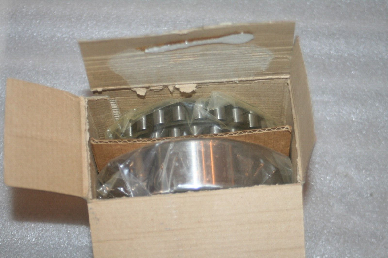 SKF NN3018 KTN9/SP Super Precision Cylindrical Roller Bearing * NEW *