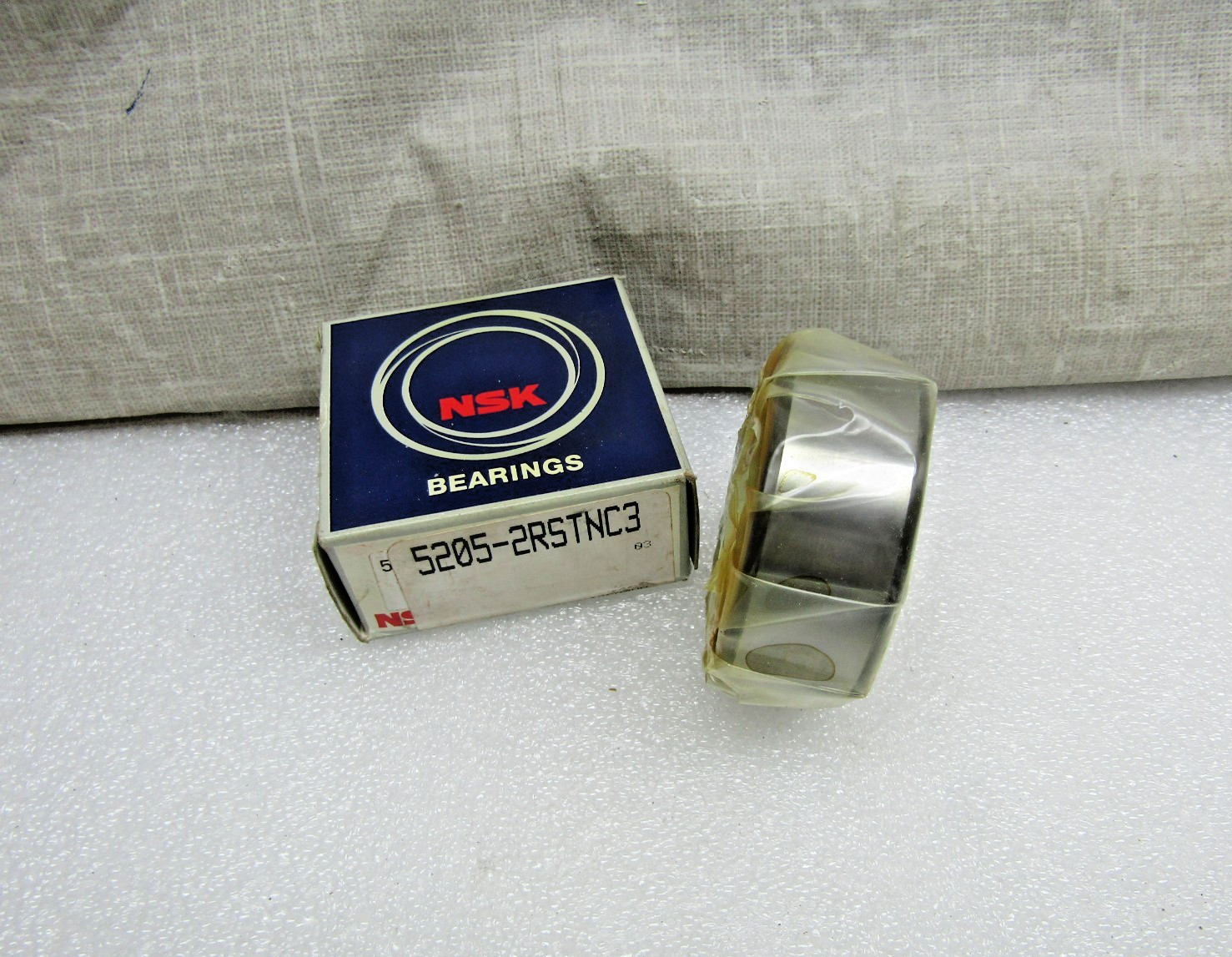 NSK 5205-2RS TN C3 25mm x 52mm x 20.6mm (.8125″) Sealed Angular Contact Bearing