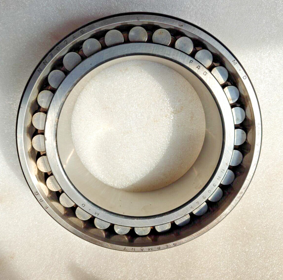 NN3024K-SP FAG Cylindrical Roller Bearing 120x180x46mm NN 3024 K SP Tapered Bore