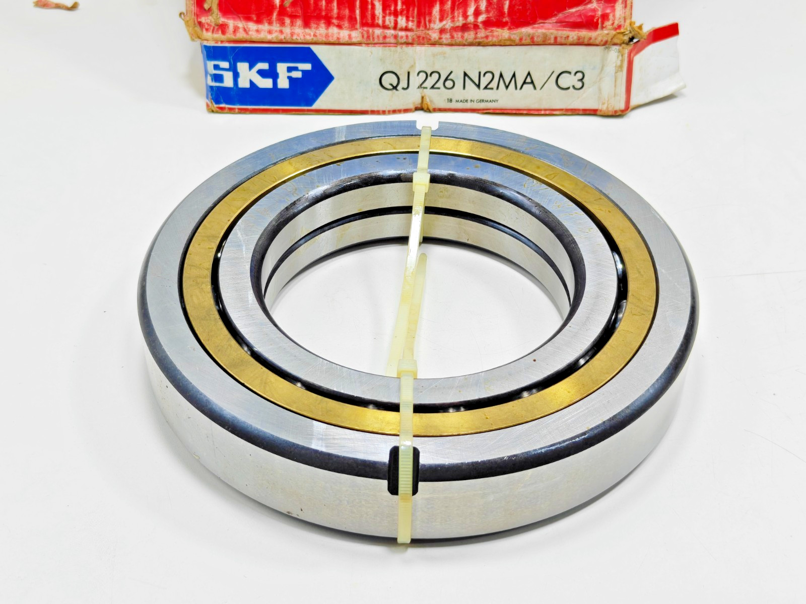 QJ226 N2MA/C3 SKF Four-Point Contact Bearing SKF QJ 226 N2MA C3 130x230x40mm