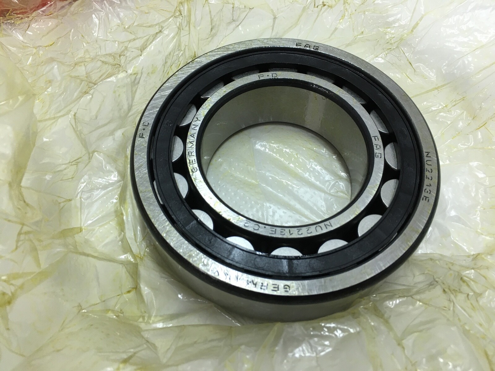 FAG NU2213E.TV.P2 Cylindrical Roller Bearing NU2213E TVP2 NU 2213 E 65x120x31 mm