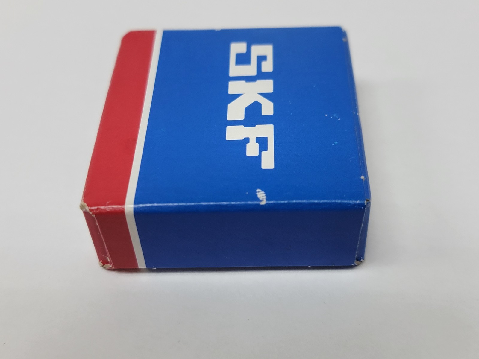 New Sealed SKF 6201 2RSJEM Deep groove ball bearing, 12 mm bore diameter