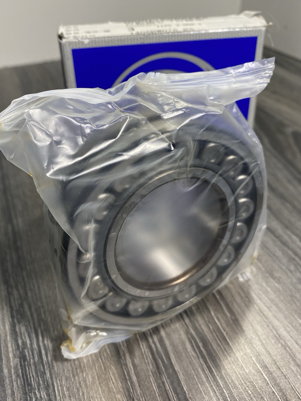 NSK 22209EAE4 Spherical Roller Bearing • 45mm Bore • Cylindrical • High‑Capacity