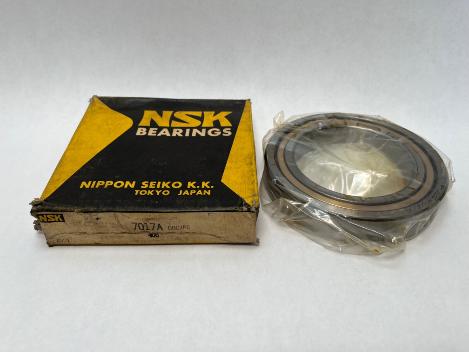 NSK 7017ADBC7P6-1/2PR Bearing 85x130x22 mm 7017A DBL P6 7017-A-DB-C7-P6 Japan