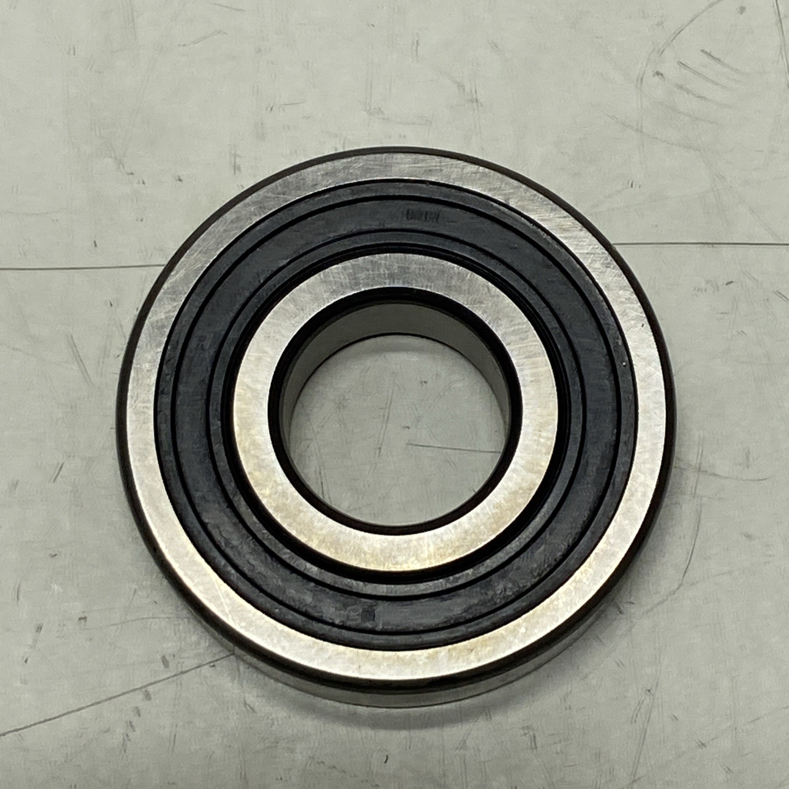 SKF 6305-2RS Brand Rubber Seal Ball Bearing 25x62x17 6305 2RS 6305RS