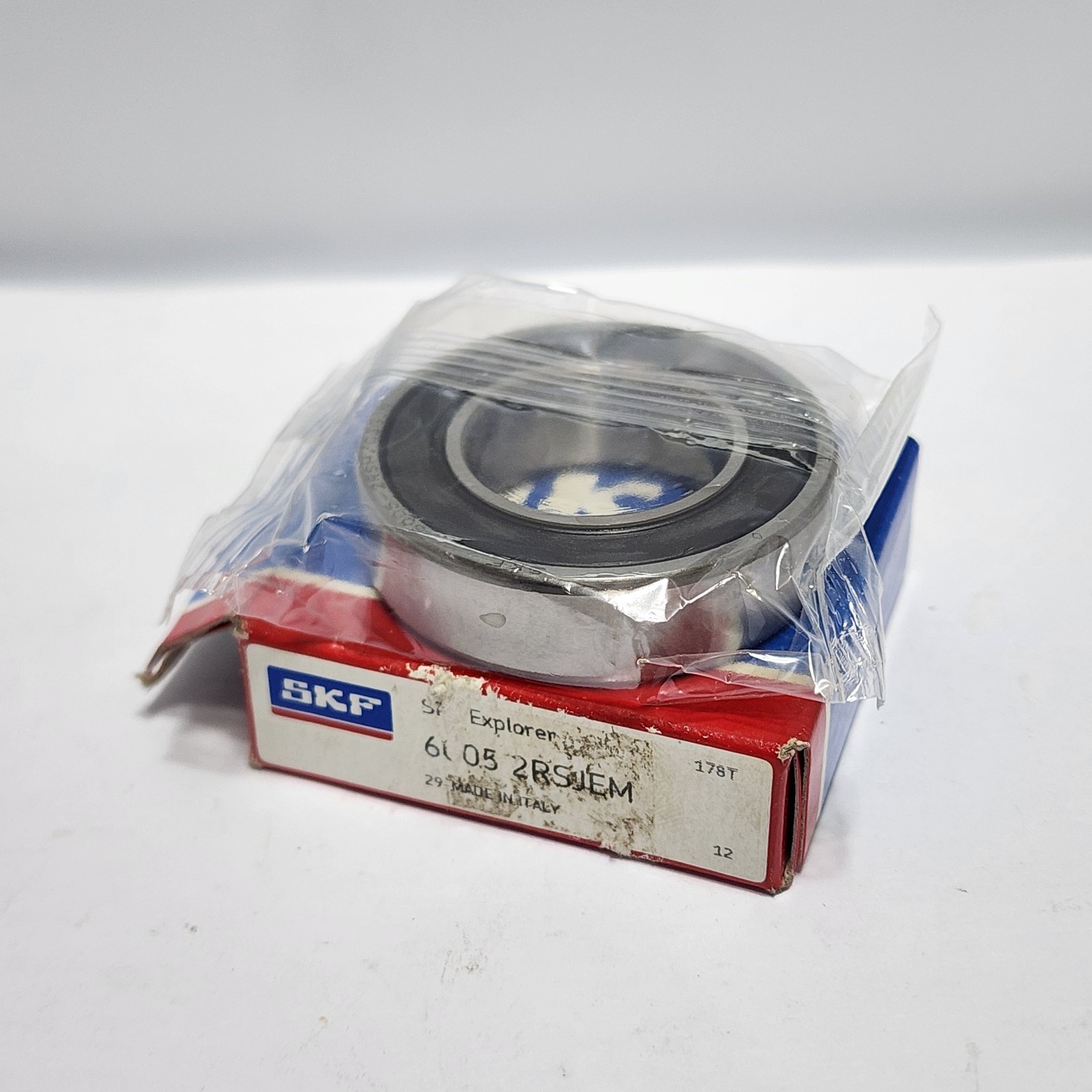 SKF 6005 2RS C3 / 6005 2RS JEM Double Seal Bearing 25X47X12
