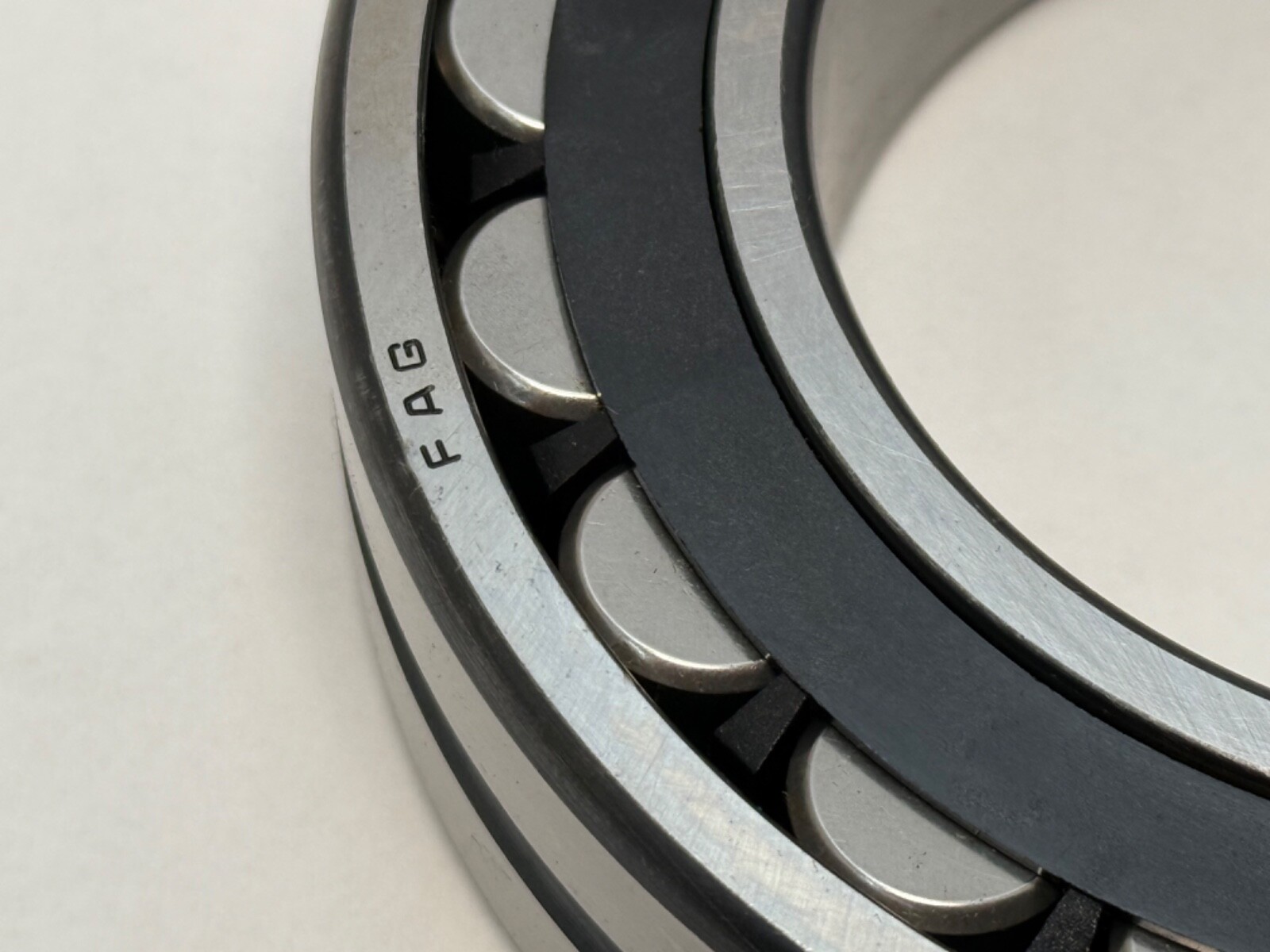 FAG 22216ESK.TVPB Spherical Bearing 22216E 22216-E-S-K-TVPB-W33 80x140x33 mm