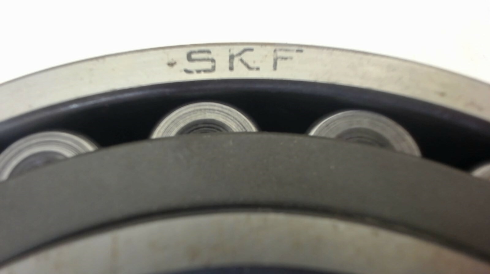 Skf 22216 Cck/C3W33 Roller Bearing, 3-1/4″ Bore