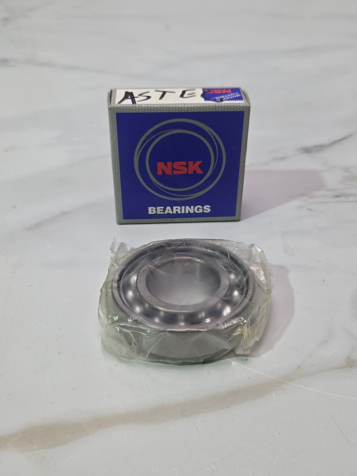 1X NSK 7206AW Angular Contact Ball Bearing