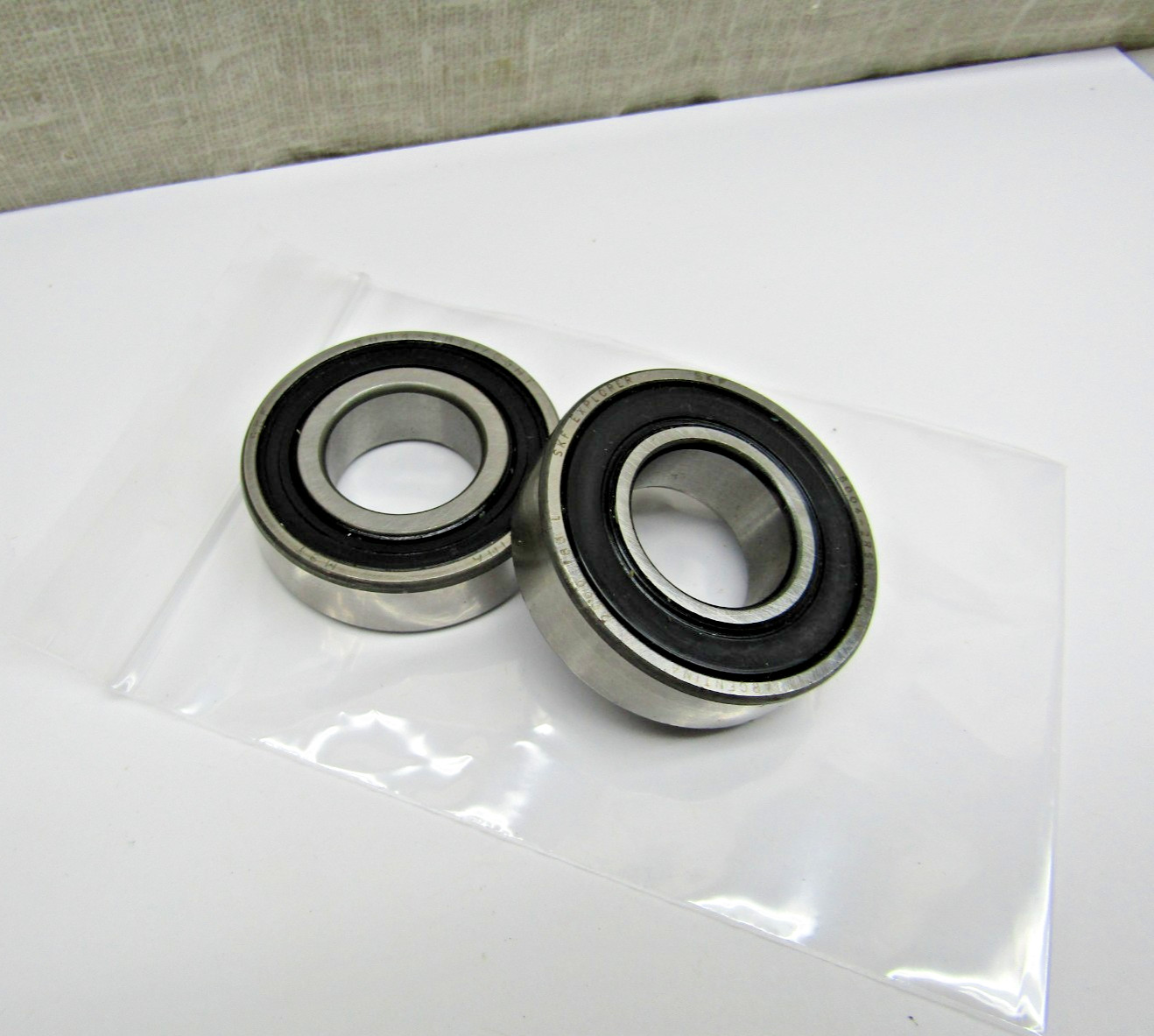 (Lot of 2) SKF 6004-2RS C3 20 mm X 42 mm X 12 mm Sealed Bearing
