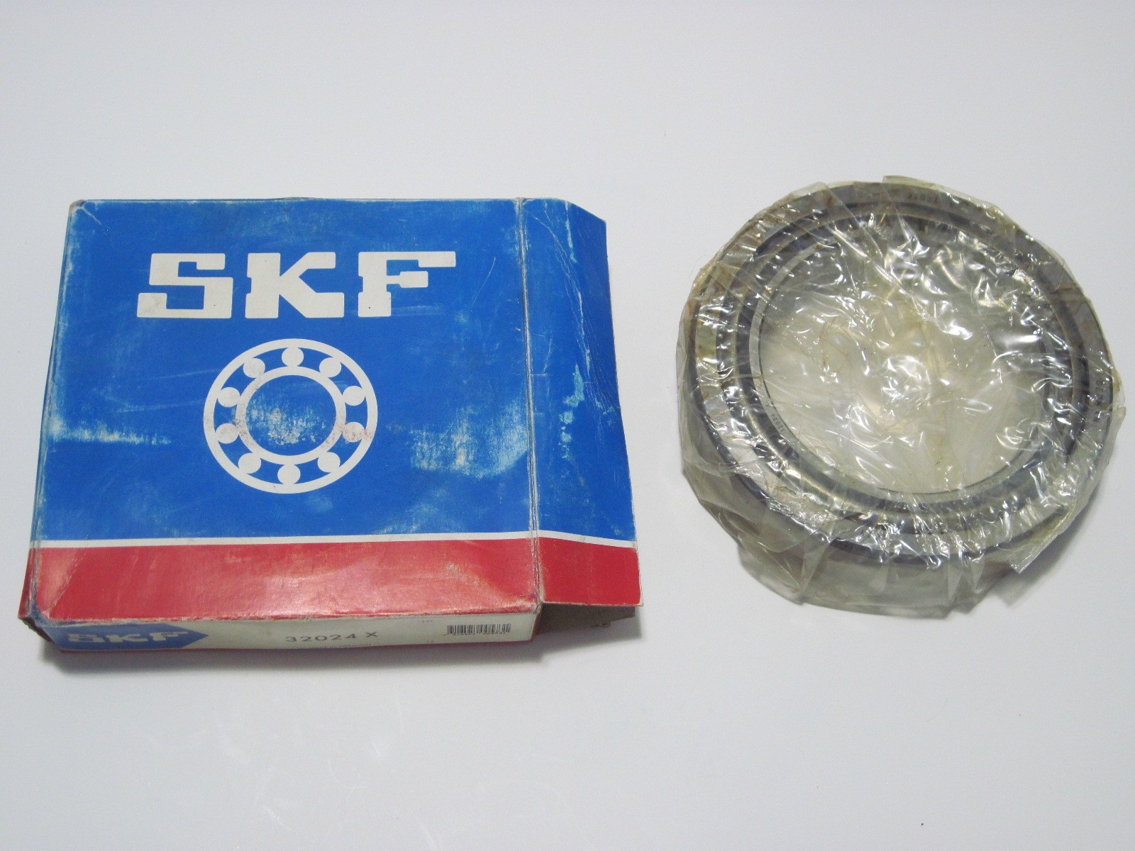 NOS SKF Tapered Roller Bearing 32024X Single Row 120 x 180 x 38 MM