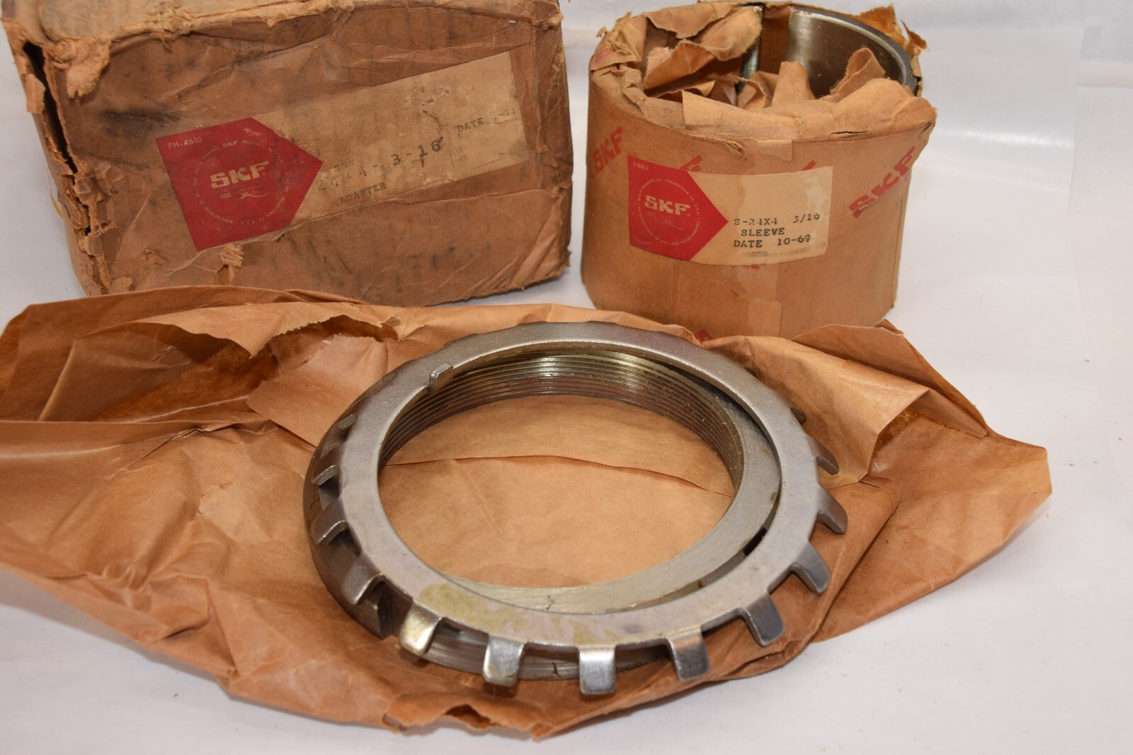 (NEW) SKF S-24 x 4 3/16″ Sleeve Adapter