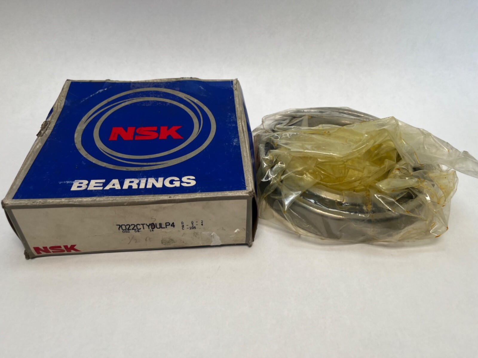NSK 7022CTYSULP4 Bearing 110x170x28 mm 7022C 7022-C-TY-DUL-P4 Japan