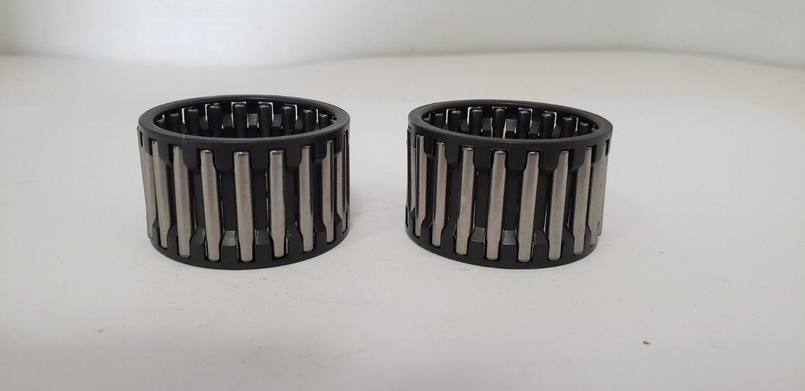 32.50mm x 37.60mm x 22.65mm METAL CAGED NEEDLE ROLLER BEARING (LOT OF 2) NNB
