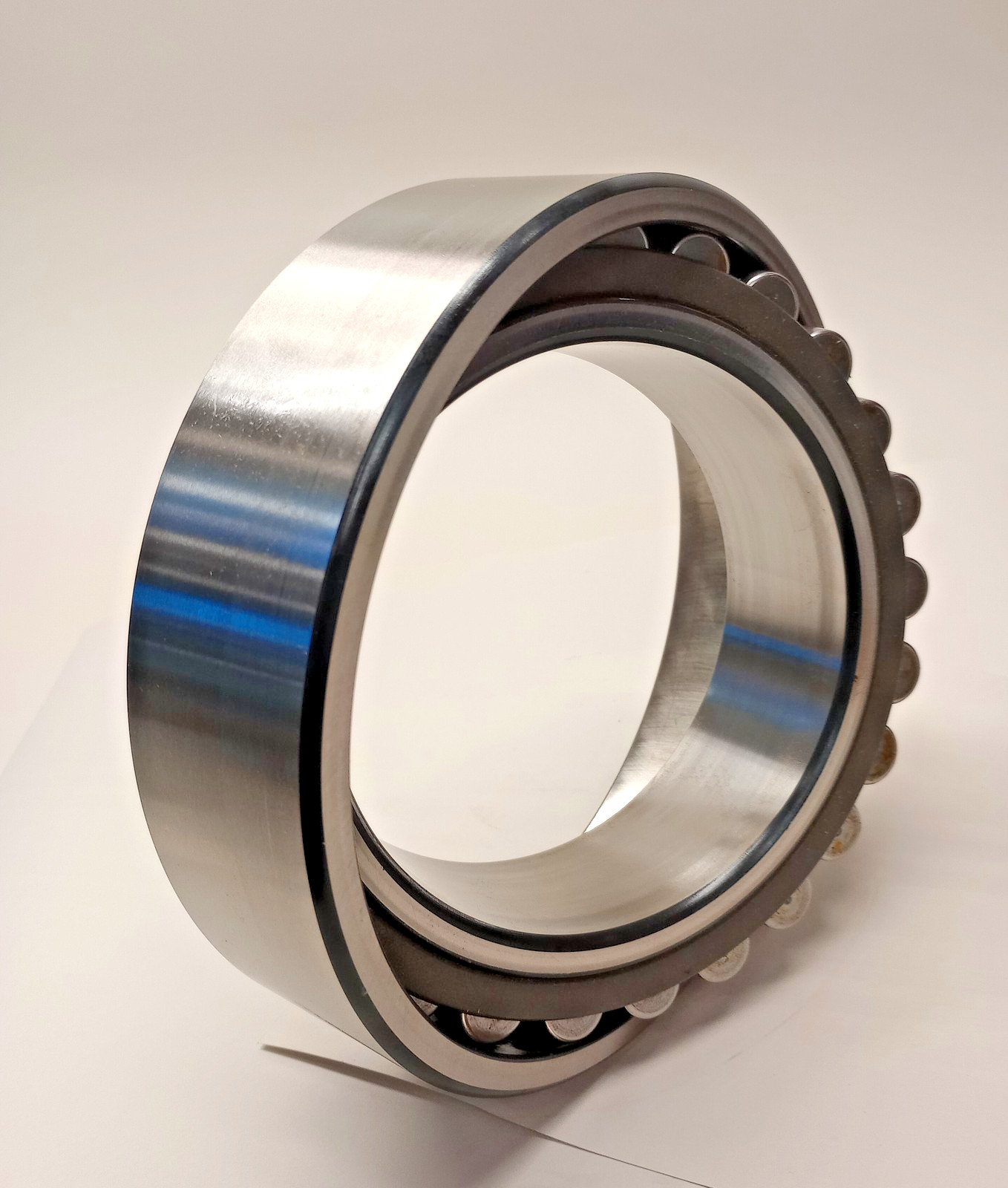 SKF 23026-C Spherical Roller Bearing 130x200x52mm ref#’s 23026C / 23026-CC-W33