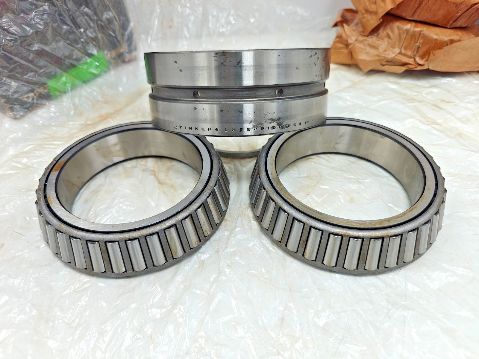 LM522546 LM522510D Timken Double Row Tapered Roller Bearing LM522546 LM522510D