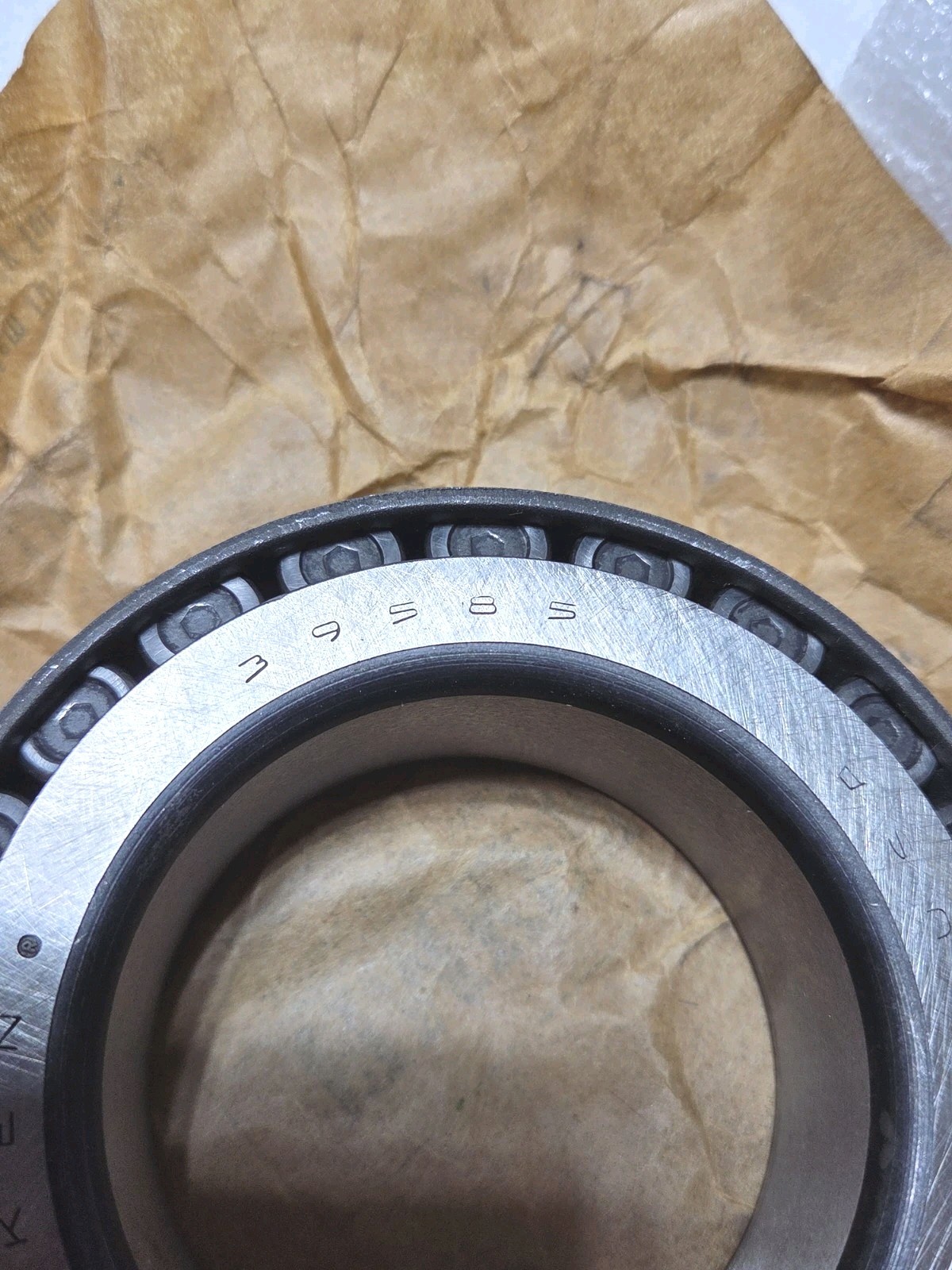 Timken 39585 Tapered Roller Bearing 2.5 In. Bore, Single Cone Roller Bearing