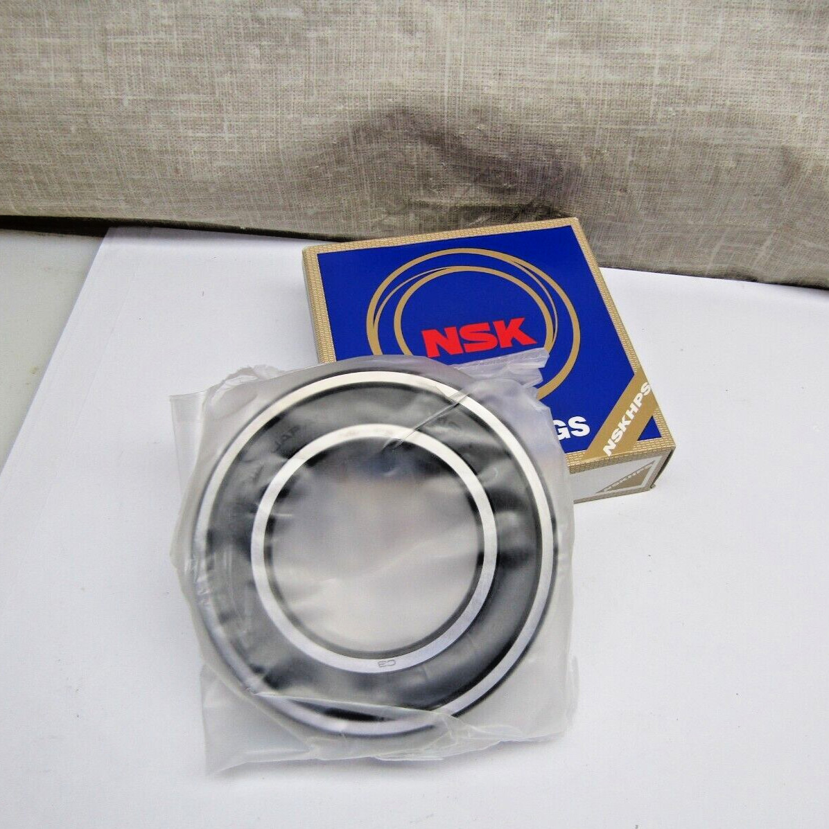 6210VV C3 50mm X 90mm X 20mm Sealed Bearing NSK