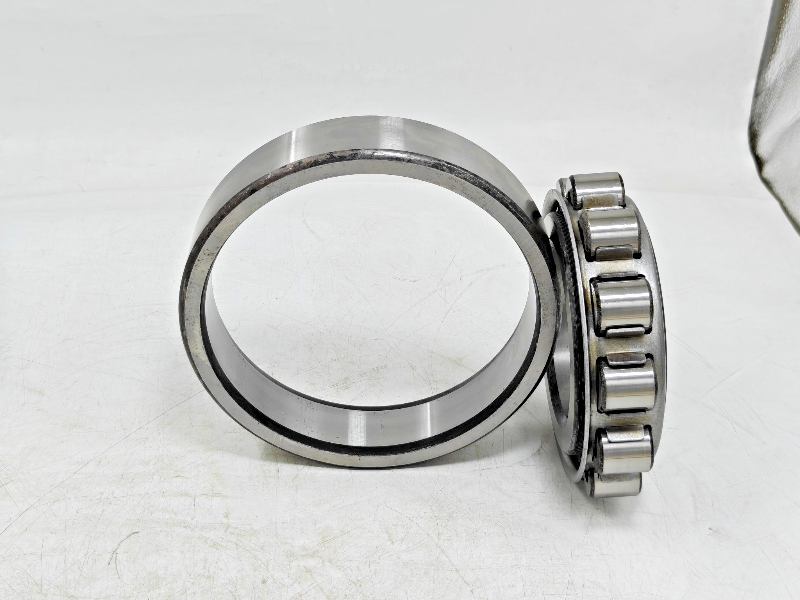 N317 URB Cylindrical Roller Bearing URB N 317 Bearing 85x180x41mm