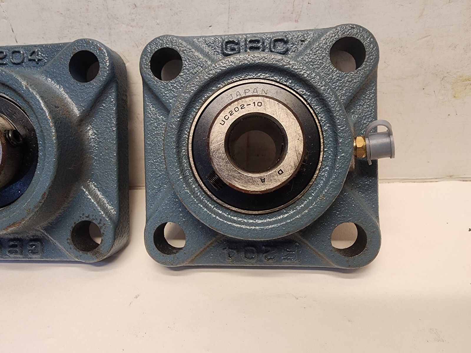 Set of 2 GBC F204- Square Flange Pillow Block Bearing .625 Bore made in Japan