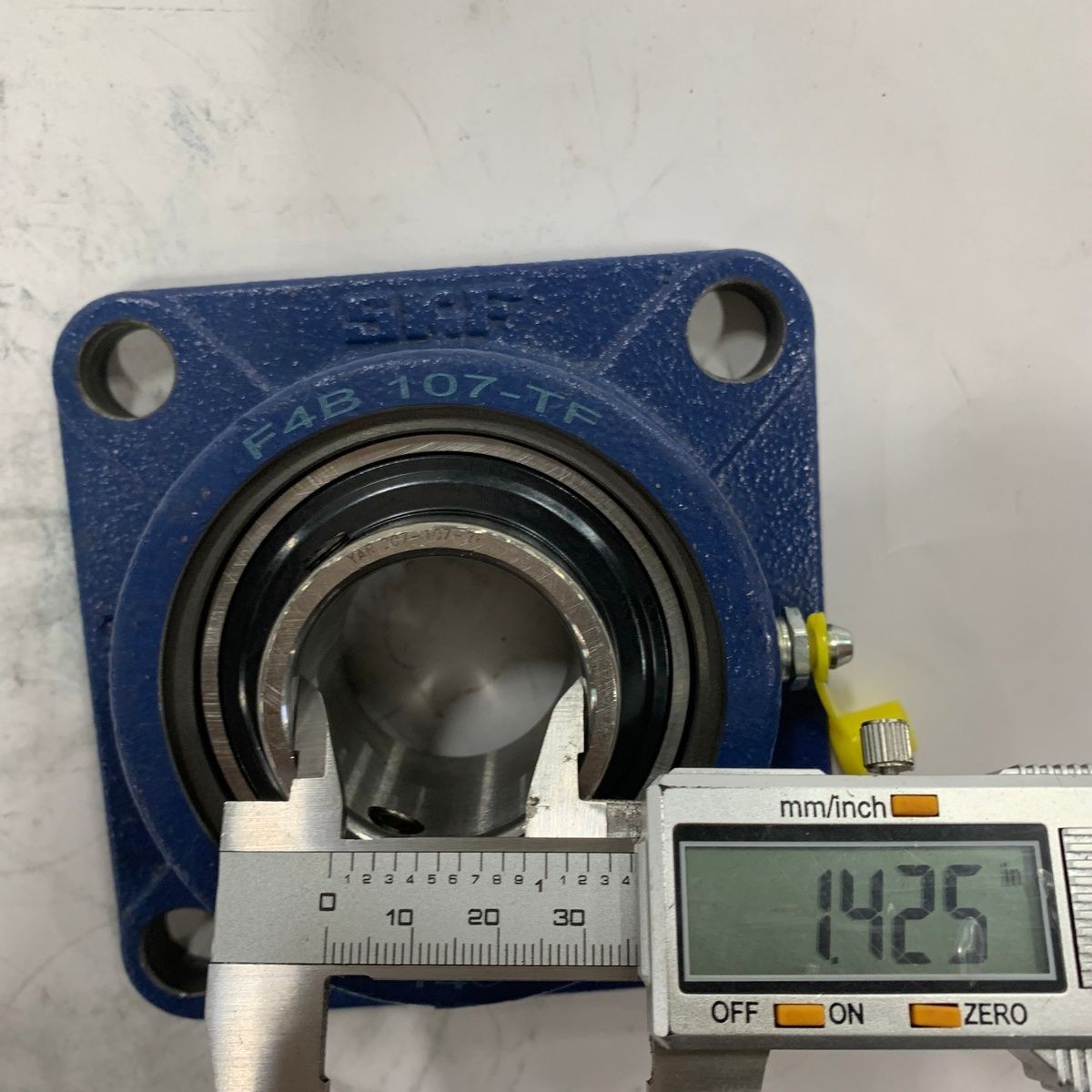 SKF F4B-107-RM156R Square Flanged Ball Bearing, YAT 207-107 Bearing