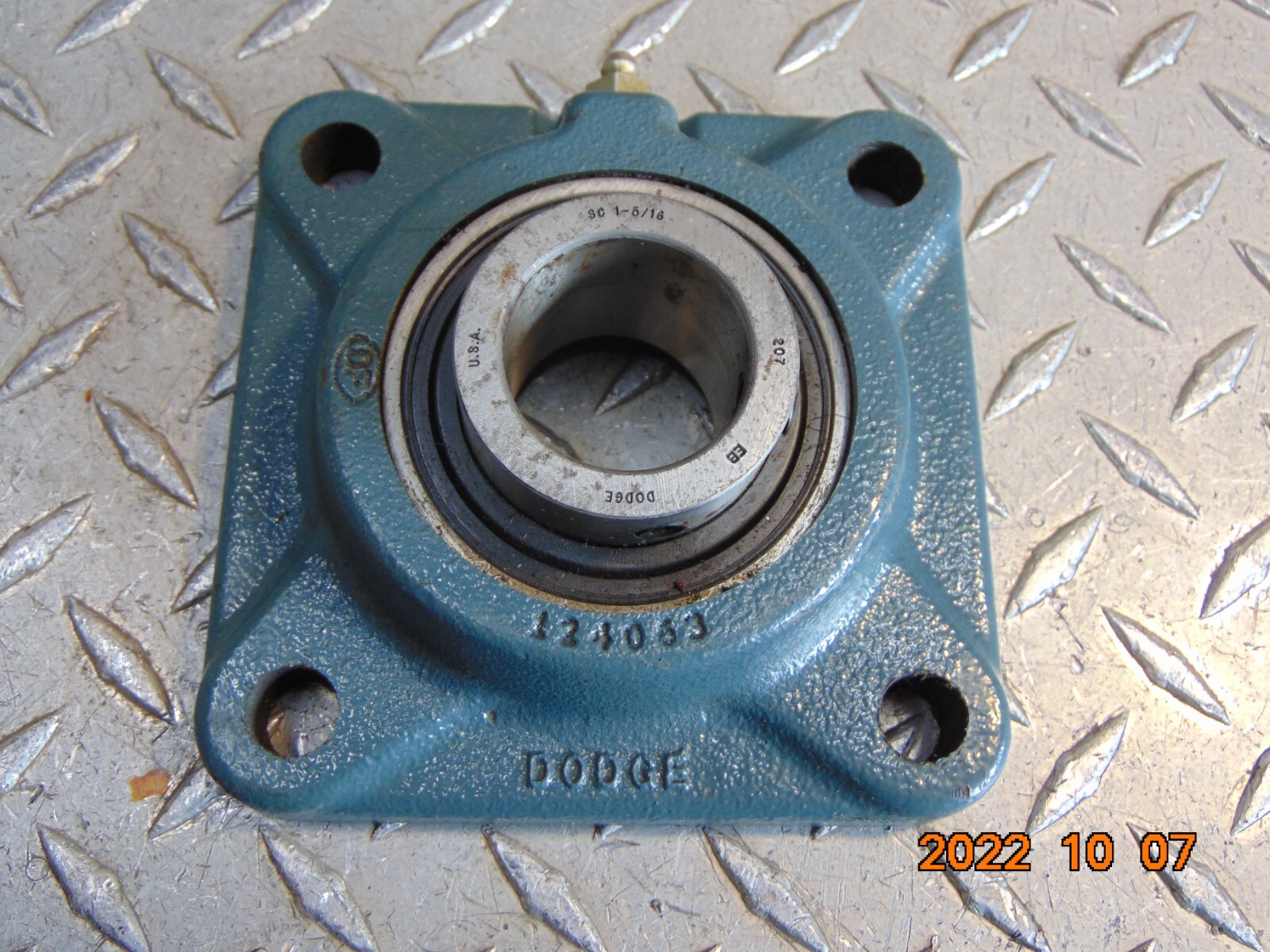 NOS DODGE SC 1-5/16 4-BOLT FLANGE BEARING 1-5/16″ BORE