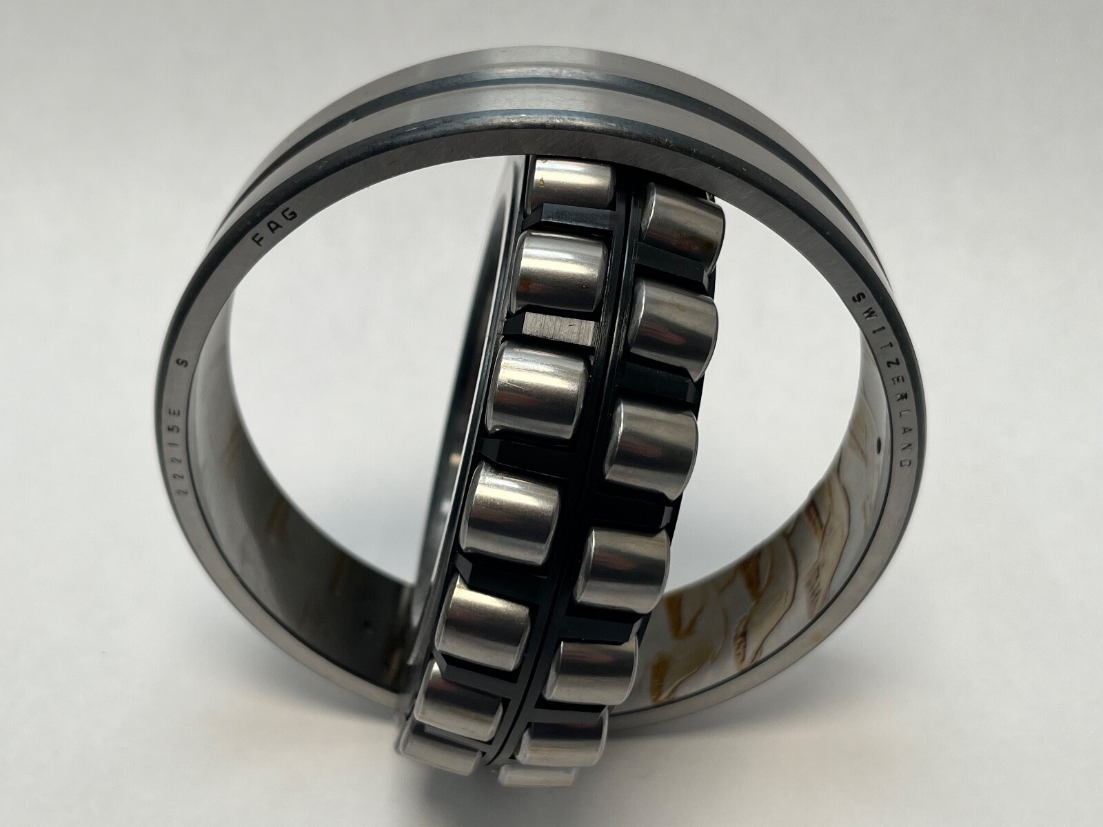 FAG 22215ESTVPBW33 Spherical Bearing 75x130x31 mm 22215-E-S-TVPB-W33 Switzerland