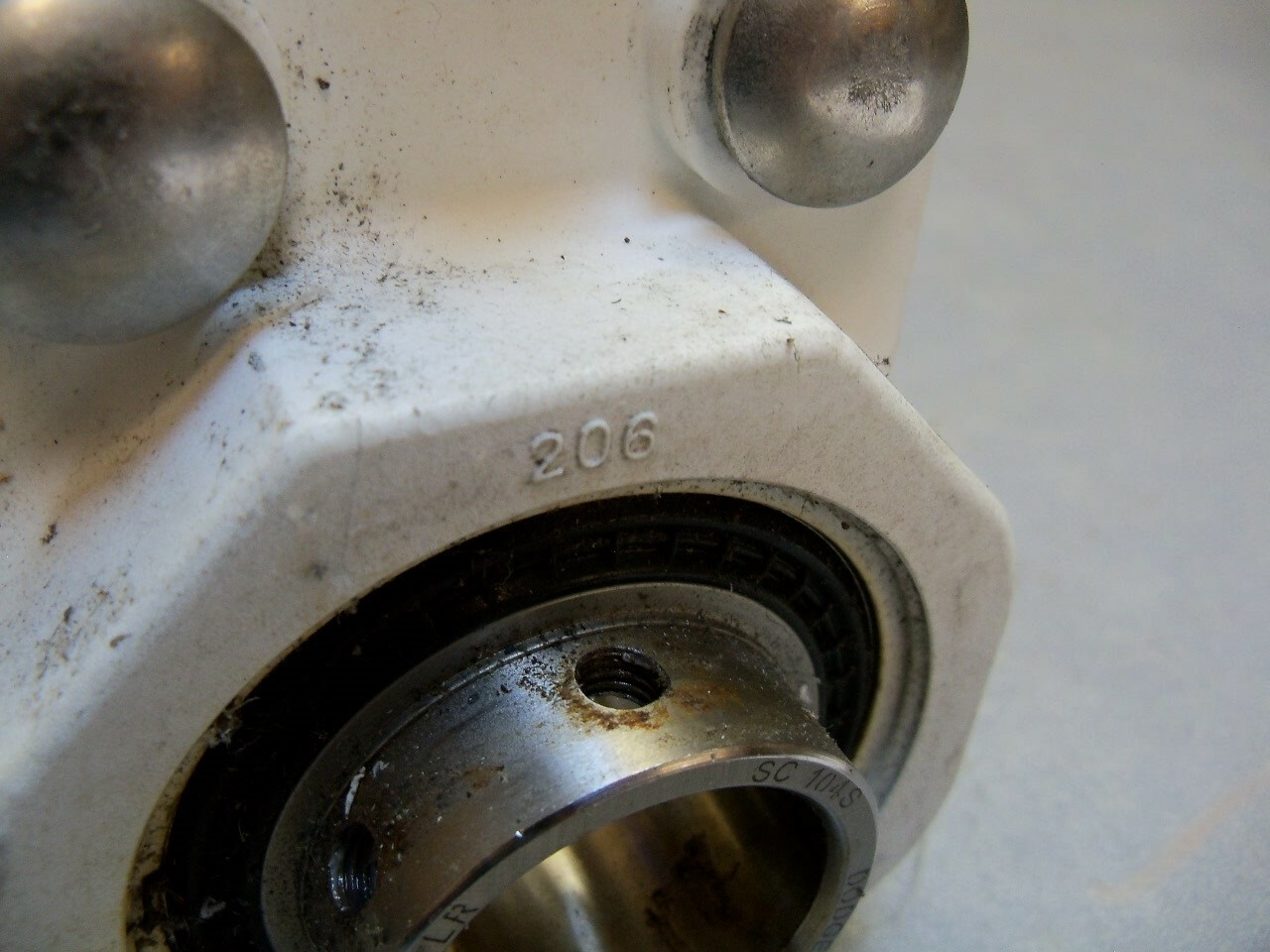 206 E-Z KLEEN Ball Bearings 3 bolt Flange Bracket Dodge 136923 1-1/4″ Bore
