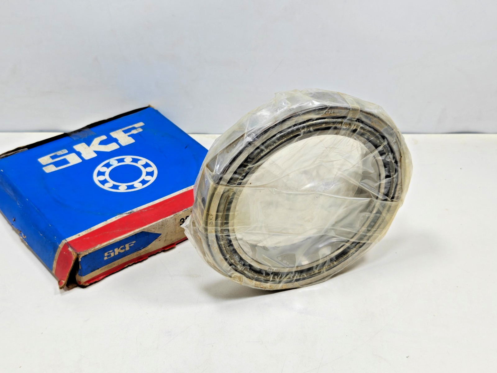 32926 SKF Tapered Roller Bearing Cone&Cup SKF 32926 Poland New 130x180x32mm