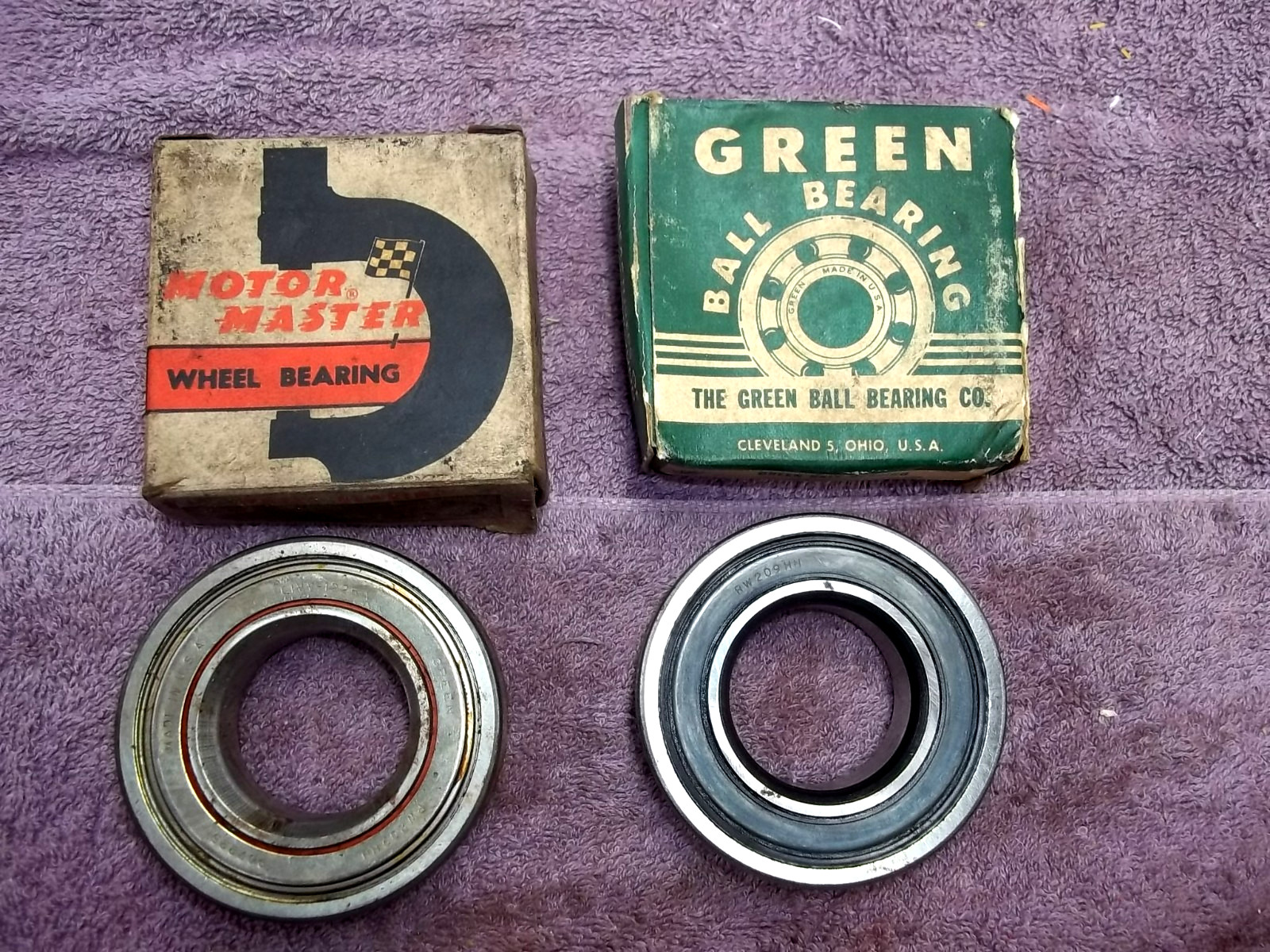 2 – Green RW209HHR wheel bearing ( Ford C1VV-1225A / GM 907225 ) (VP-32)