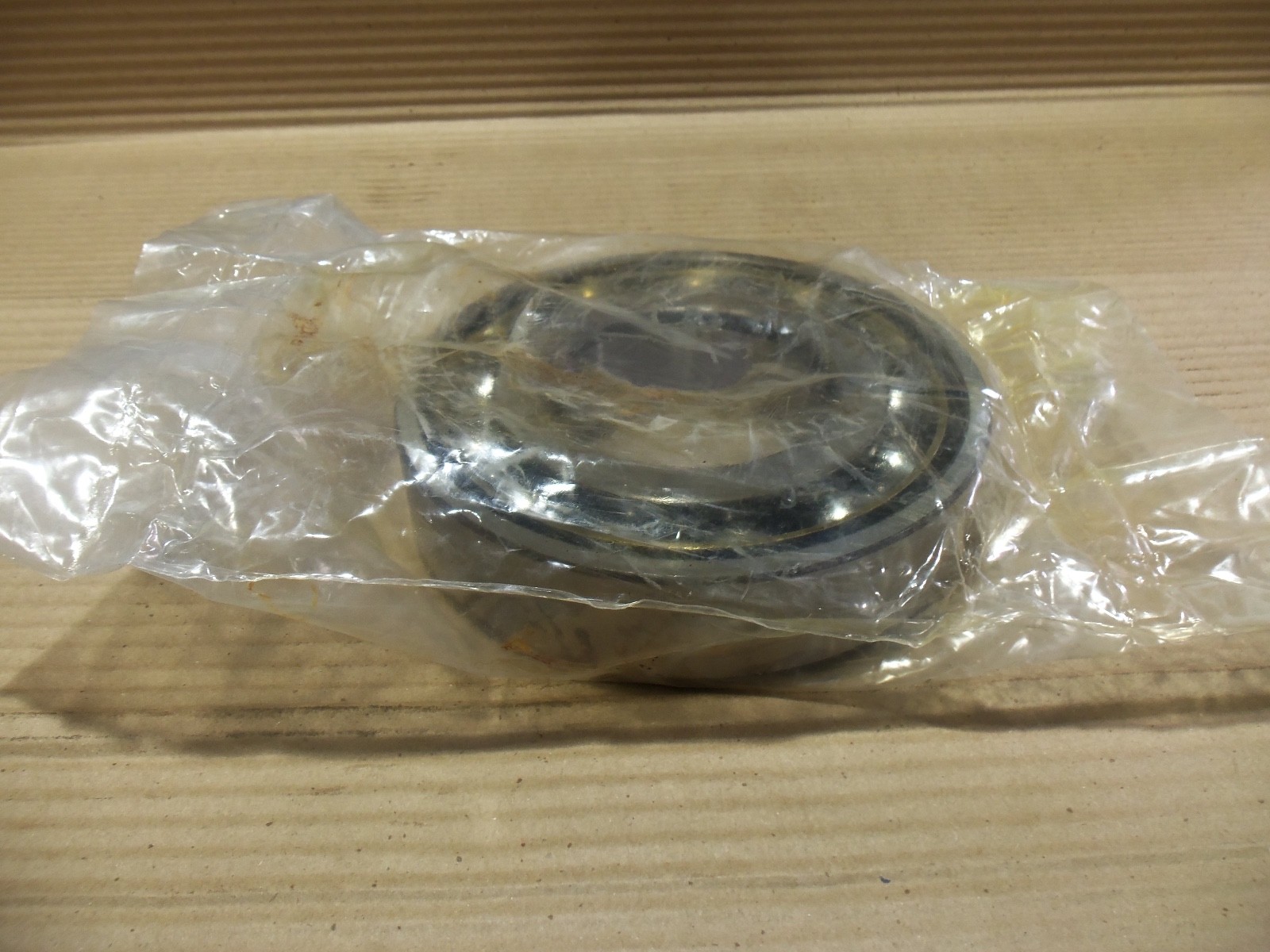 New SKF 7318BECBY Angular Contact Ball Bearing
