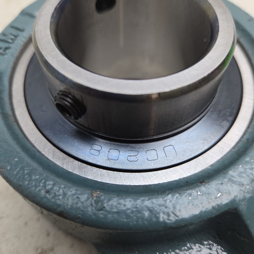Ami Bearings UCFK208 Flange Bracket Bearing 40mm Bore 1-9/16″ 3 Bolt New