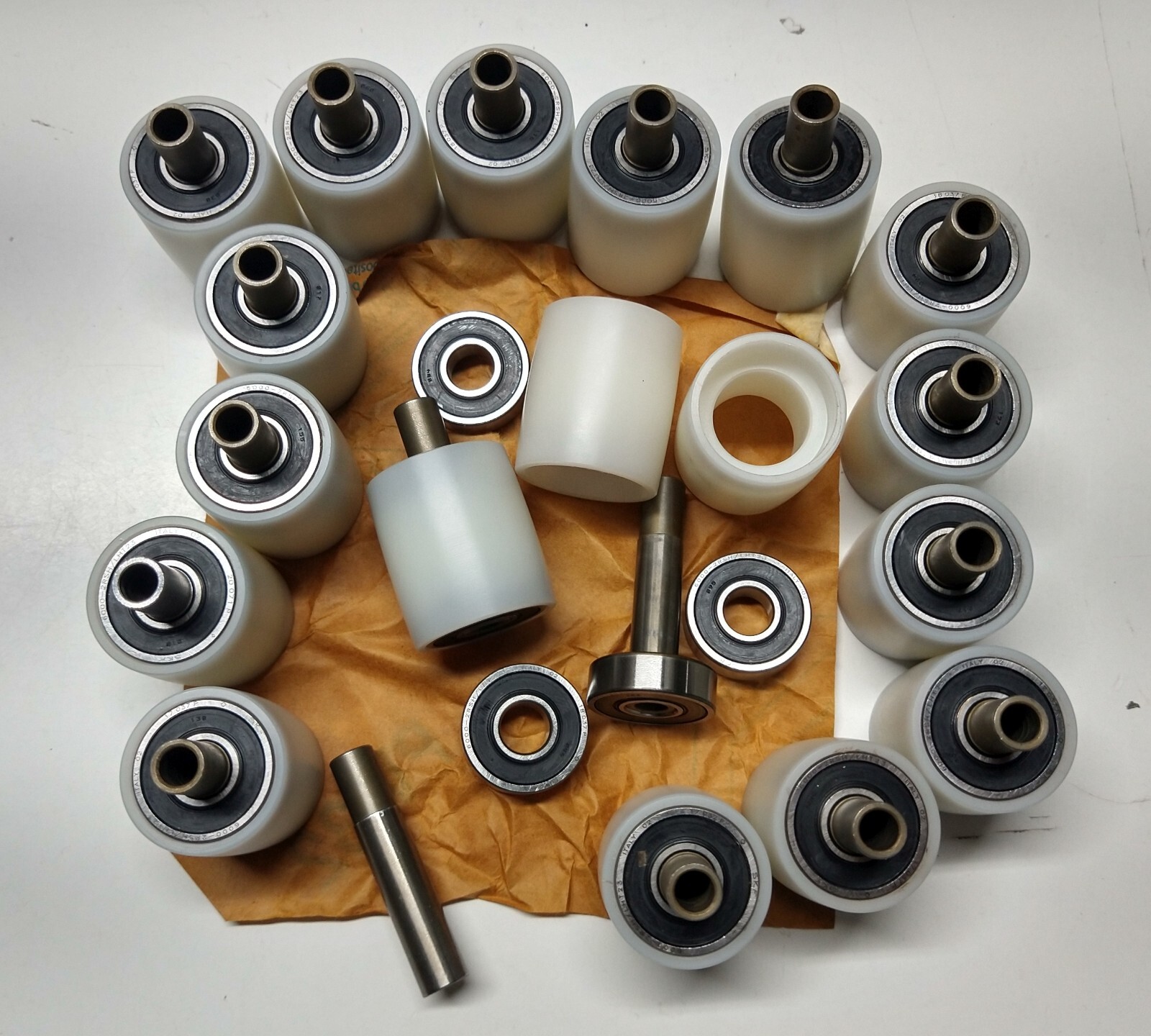 48 Lot 6000-2RSH C3 SKF Rubber Seal Ball Bearing 10x26x8 (mm) w Roller Assembly